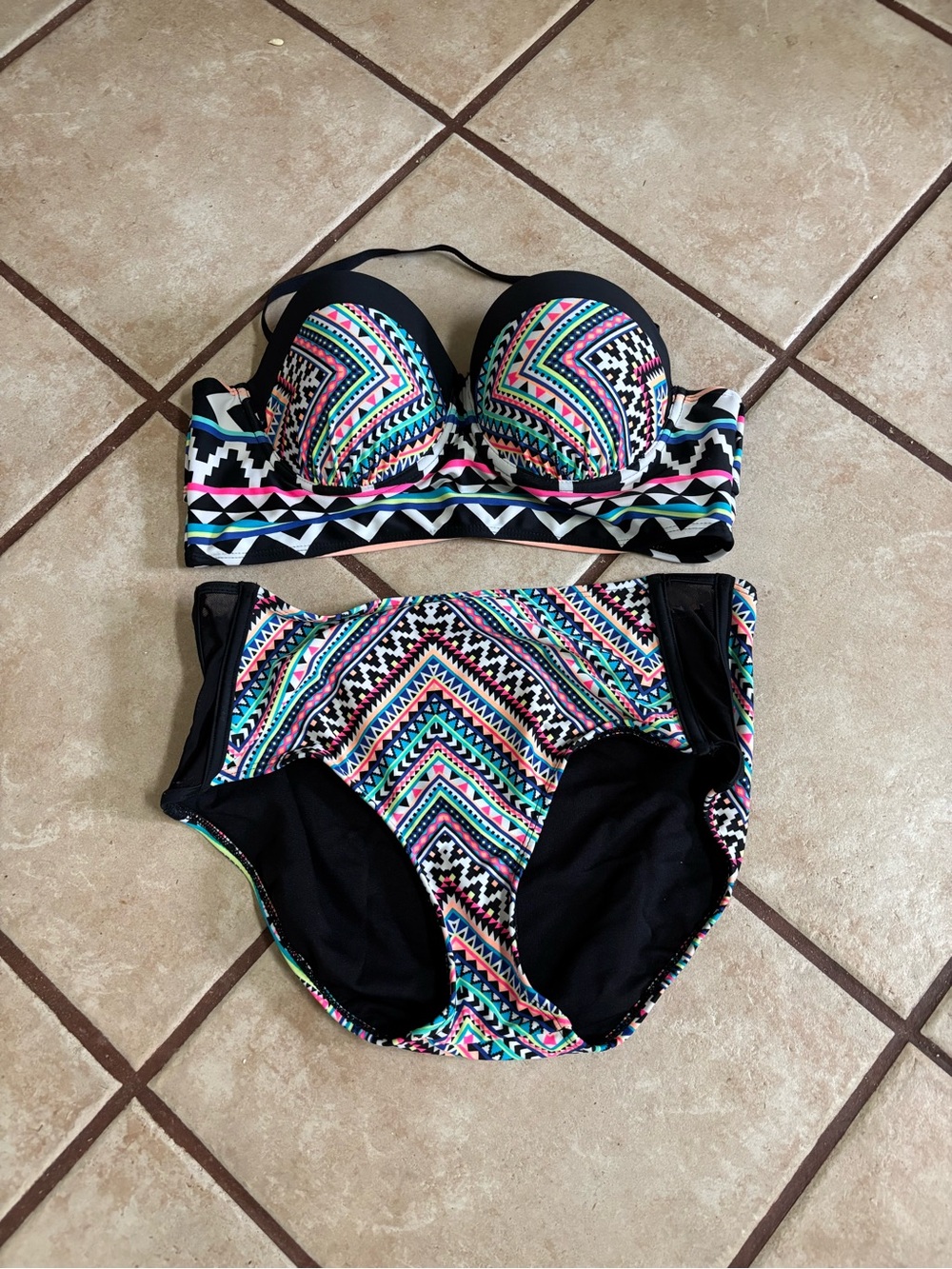 (A316)Women's Black Multi Tribal Print Bikini Set Size L by Op Like New